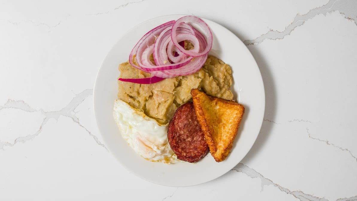 La Vega Restaurant - Dominican Restaurant