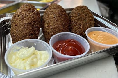 Lulu Juicy Fruit Inc - Dominican Restaurant