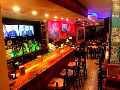 Roy's Restaurant Bar - Dominican Restaurant